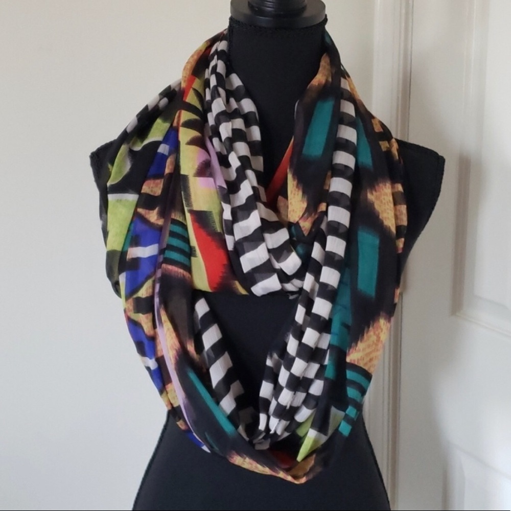 NWOT Aztec Infinity Scarf 🤍